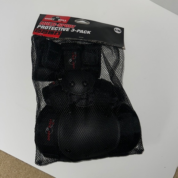 Eight Ball Multi-Sport Protective 3-Pack Knee & Elbow Pads Wrist Guards Ages 8+ - Picture 1 of 3